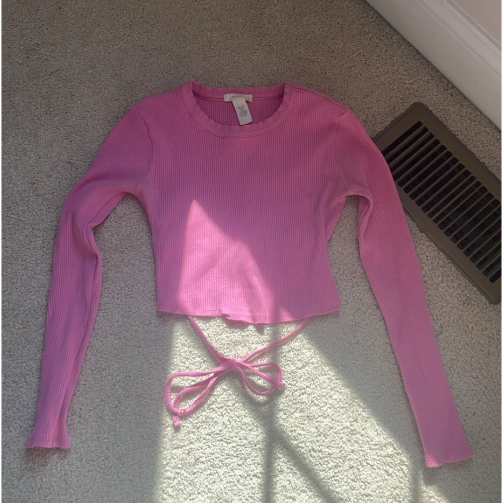 Tillys pink long sleeve crop with bow in back